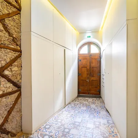 Daire Whome | Alcantara Smart Lisboa